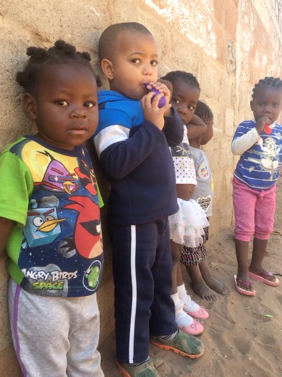 jovenesxla_paz's tweet image. Hospital General Polana Caniço,  Ciudad de Maputo, continuamos inscribiendo en el registro civil a todos los niños de 0 a 13 años con @BRAVOProgram de @santegidio_ES #santegidiosummer