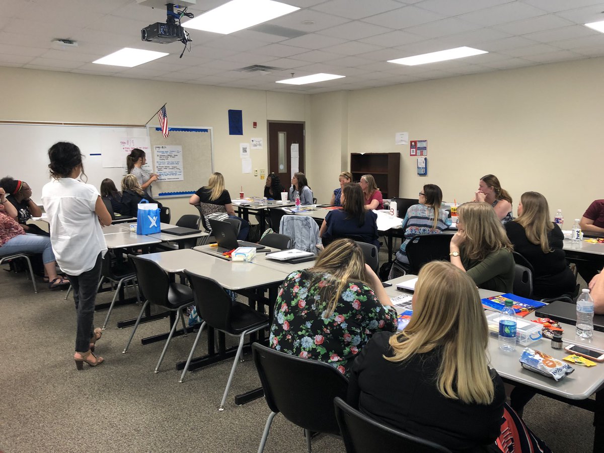 MichelleHanco13's tweet photo. Phonics for Reading, LLI &amp; Running Records! All the reading things today! #EngageNISD #elementarySPED @ameliabowler https://t.co/EQlilTHIut