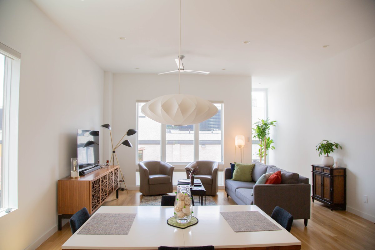 wareattransfer's tweet photo. Our townhomes feature flexibility on the ground floor, sanctuary and light in an open kitchen and living area on the main floor, and top floor luxury features like a starlit master shower, outdoor gazing gallery with skyline views and more!

Learn more:
https://t.co/Q1j6T3b2aj https://t.co/Fc4VFdj2IY