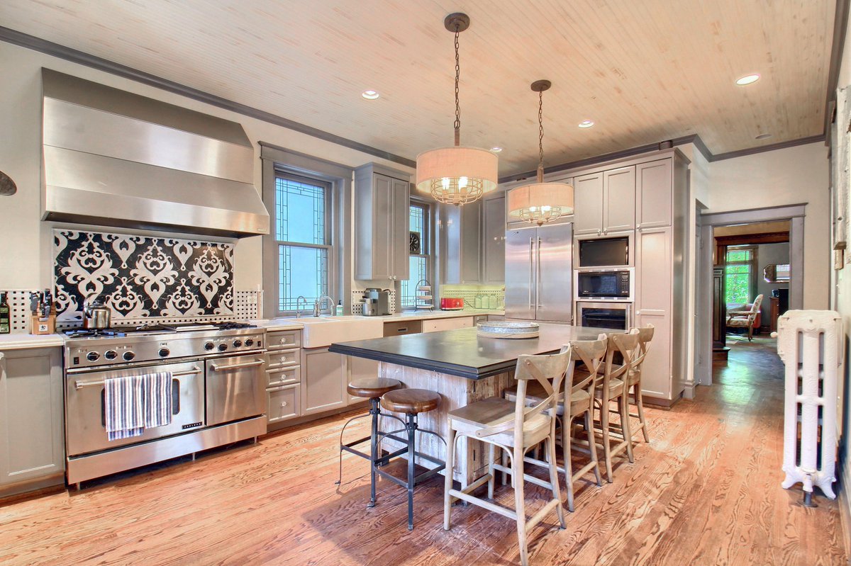 Walkthrough: Book real estate services instantly tweet media