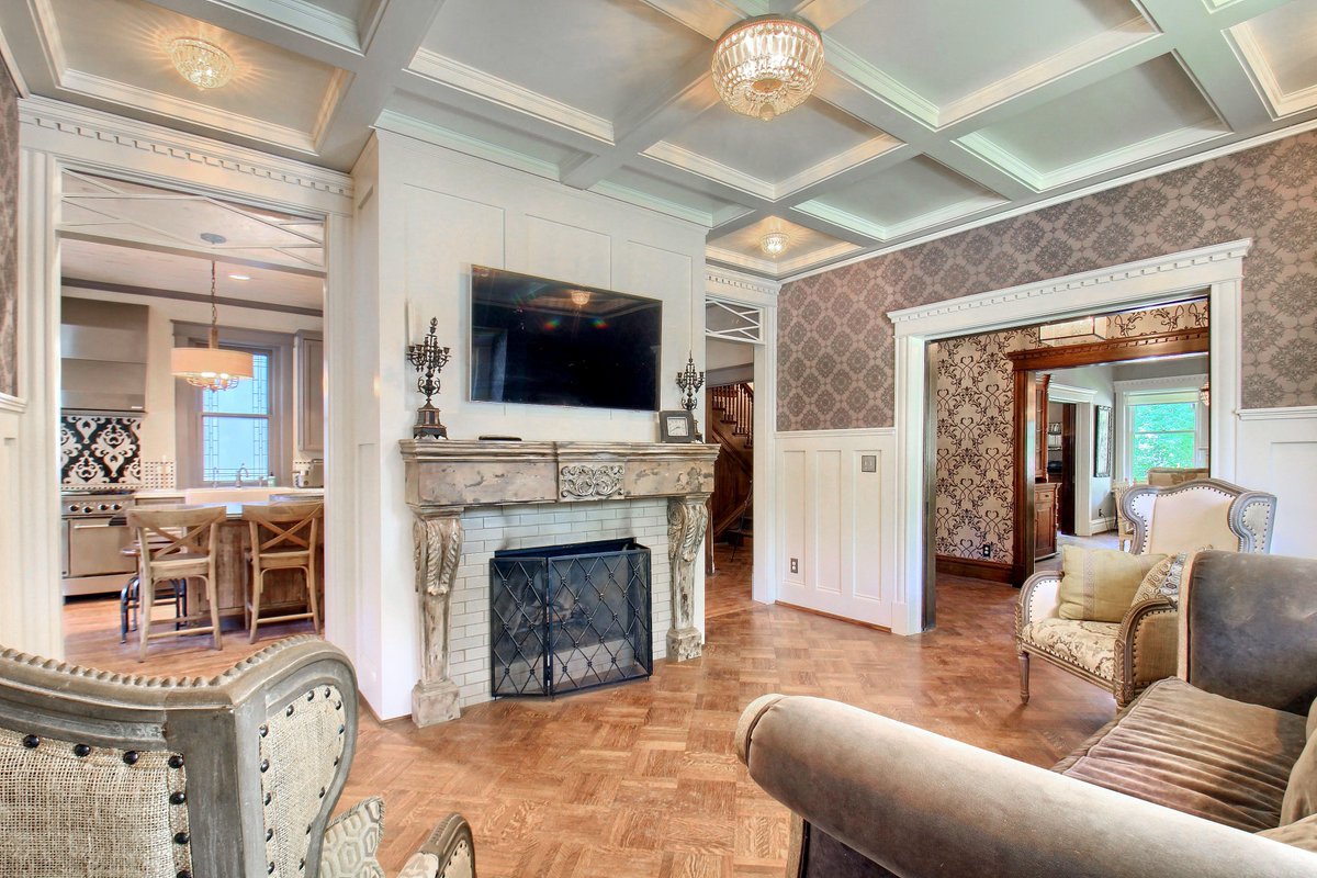 Walkthrough: Book real estate services instantly tweet media