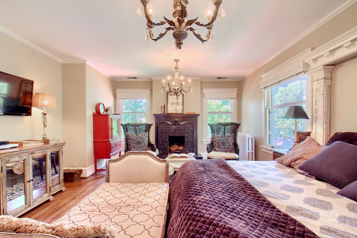Walkthrough: Book real estate services instantly tweet media