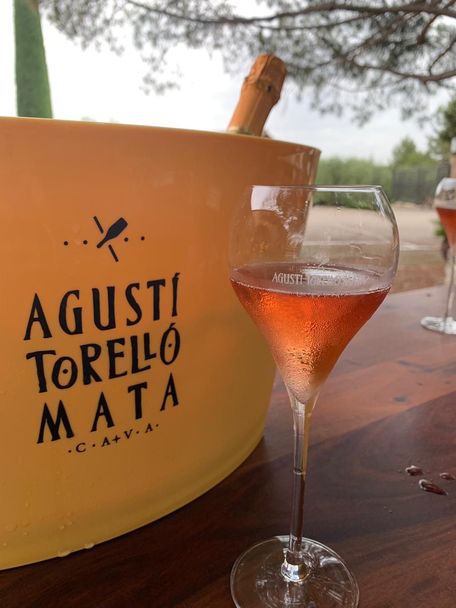 CellerKripta's tweet photo. Resfresca't amb ROSAT TREPAT 2016
#agustitorellomata #torellomata #cava #cavamoments #cavalovers #rosat #trepat #brut #reserva #summer #summermoments #instawine #instacava #sparklingwine https://t.co/qLDO0MHOA0