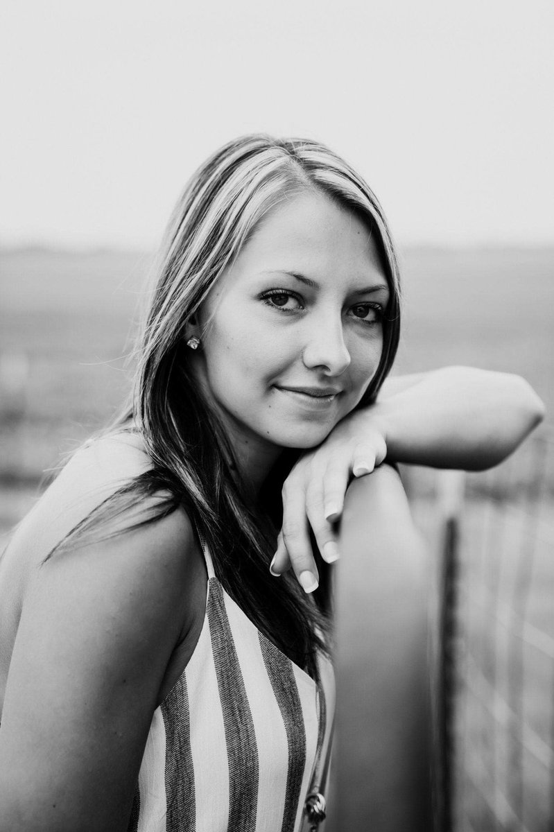 deedeemillerph1's tweet photo. Elizabeth Thiesen!  Seniors at IFAHS https://t.co/ywaYFTEKjm