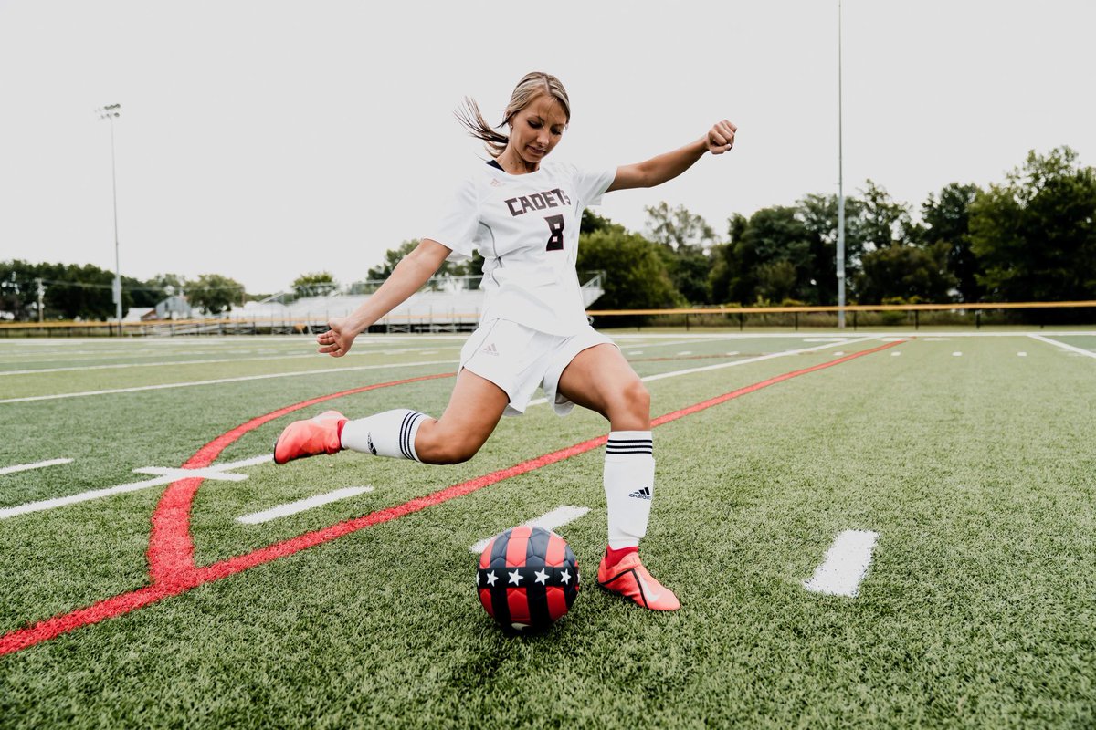 deedeemillerph1's tweet photo. Bring on the season!  Senior Elizabeth Thiesen https://t.co/ijHhSZLUrz