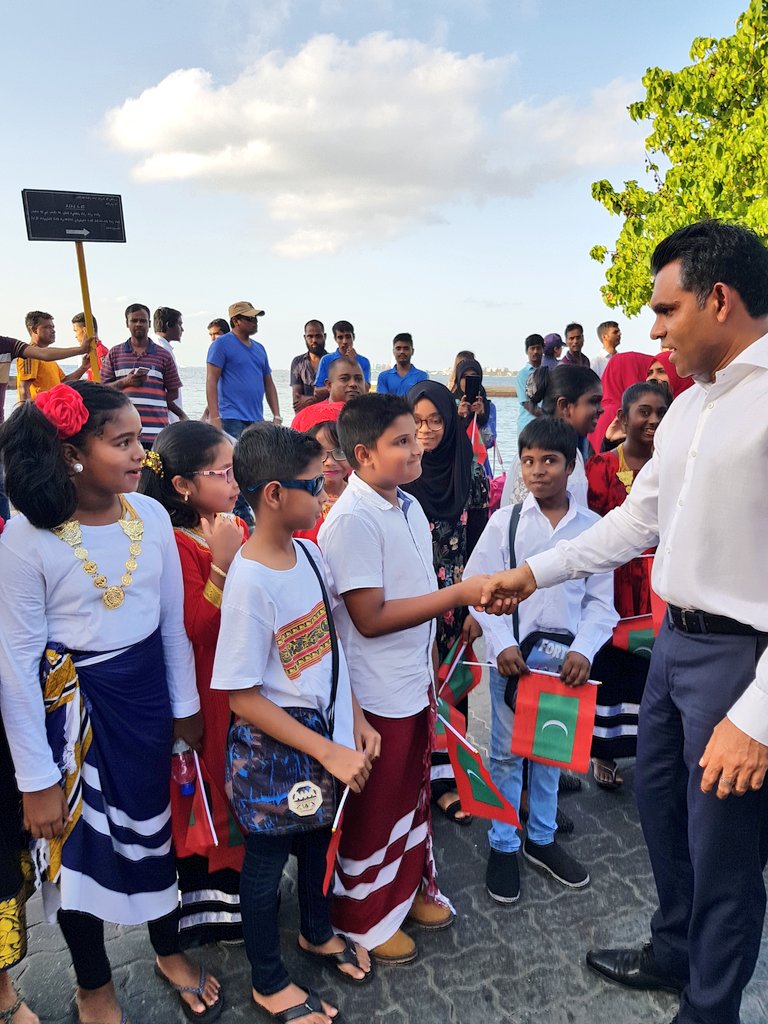 kalaafaanu_mv's tweet photo. Celebrating International Friendship Day with honarable Vice President Faisal Naseem. 👍👍👍👏👏👏👏🇲🇻🇲🇻🇲🇻🇲🇻
@EducationMV @aisthly @rah8121 https://t.co/MFHohQmeCu