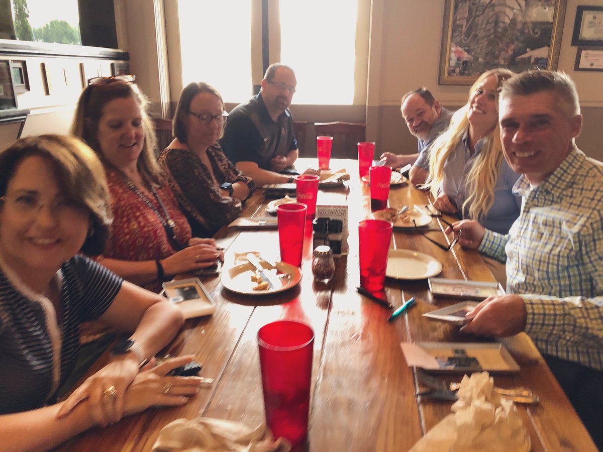 donmadgett's tweet image. @KCSScience DLD lunch @gavinospizza for #SDHSSciemce team #KCSScience2020