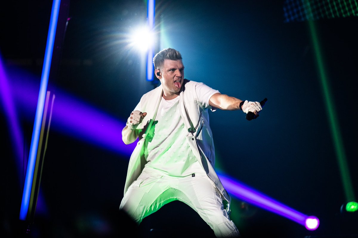 nickcarter's tweet image. WASHINGTON thank you for hanging with us on a Monday night! #BSBSEA #dnaworldtour