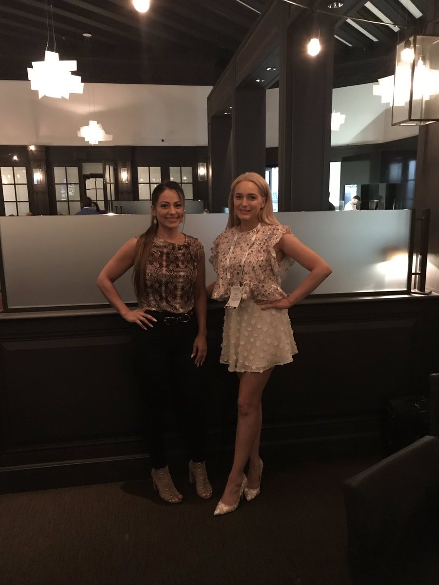 JasmineKatyal's tweet photo. Awesome dinner meeting with Kiara Sky Nails #kiaraskynails #pgs360 #cosmoprof https://t.co/c51NsEdswG