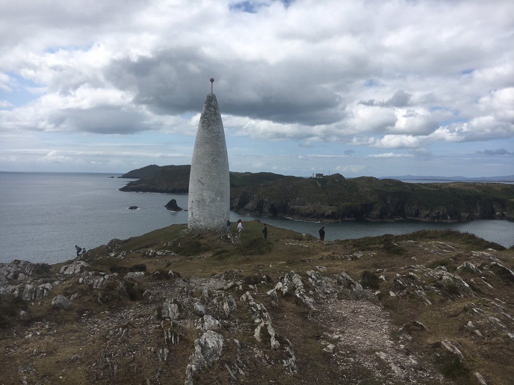cbbarlow's tweet image. Hike out to The Beacon in Baltimore, West Cork. #WildAtlanticWay #travelIreland