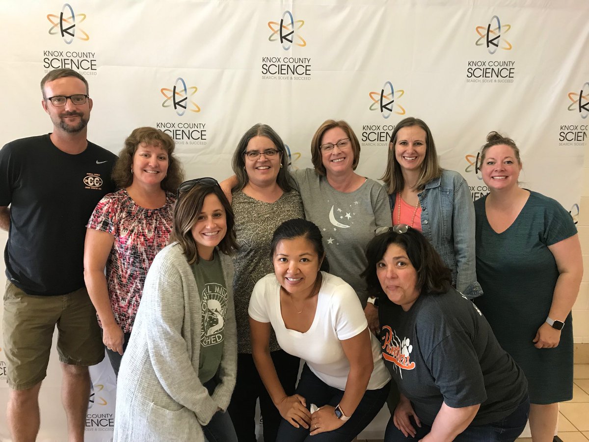 tuyennie's tweet image. Powell Middle Science attending #kcsscience2020