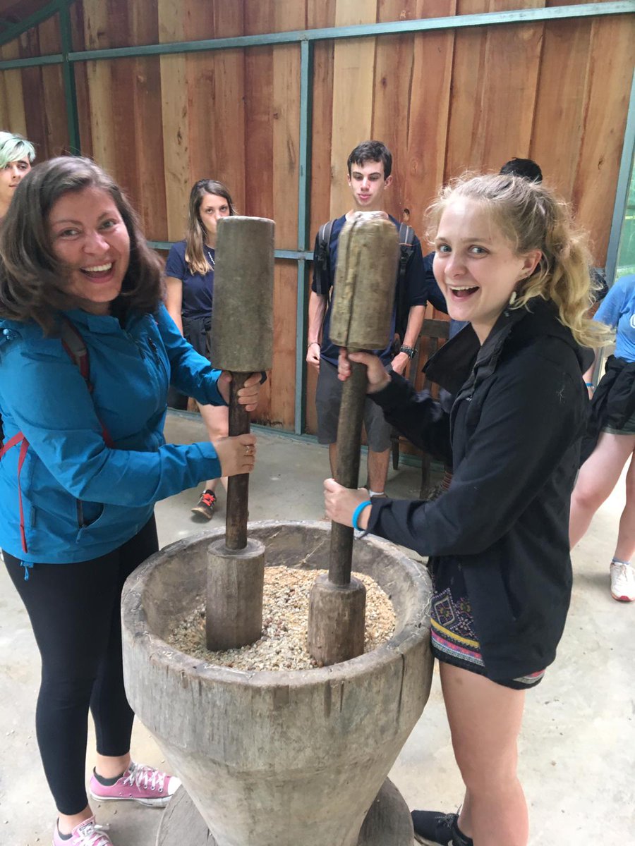 Camp_CostaRica's tweet photo. A few days ago #TeamIlanIlan learned all about coffee & chocolate production while in Monteverde🍫 The team is now in #CampPapagayo getting started on their dive course!🐠 #DoSomehtingAmazing #CampsEffect @CampsInt https://t.co/fmihpjrEpr