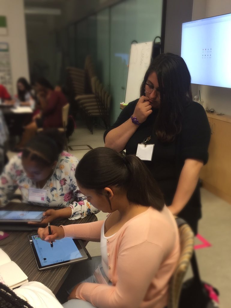netiamccray's tweet photo. Hereโs our intern Jay, taking her first turn mentoring by explaining to the new #BDASummer recruits the Basics of @sketchbookapp using different tools and drawing layers. https://t.co/Gdp5Z1ilgy
