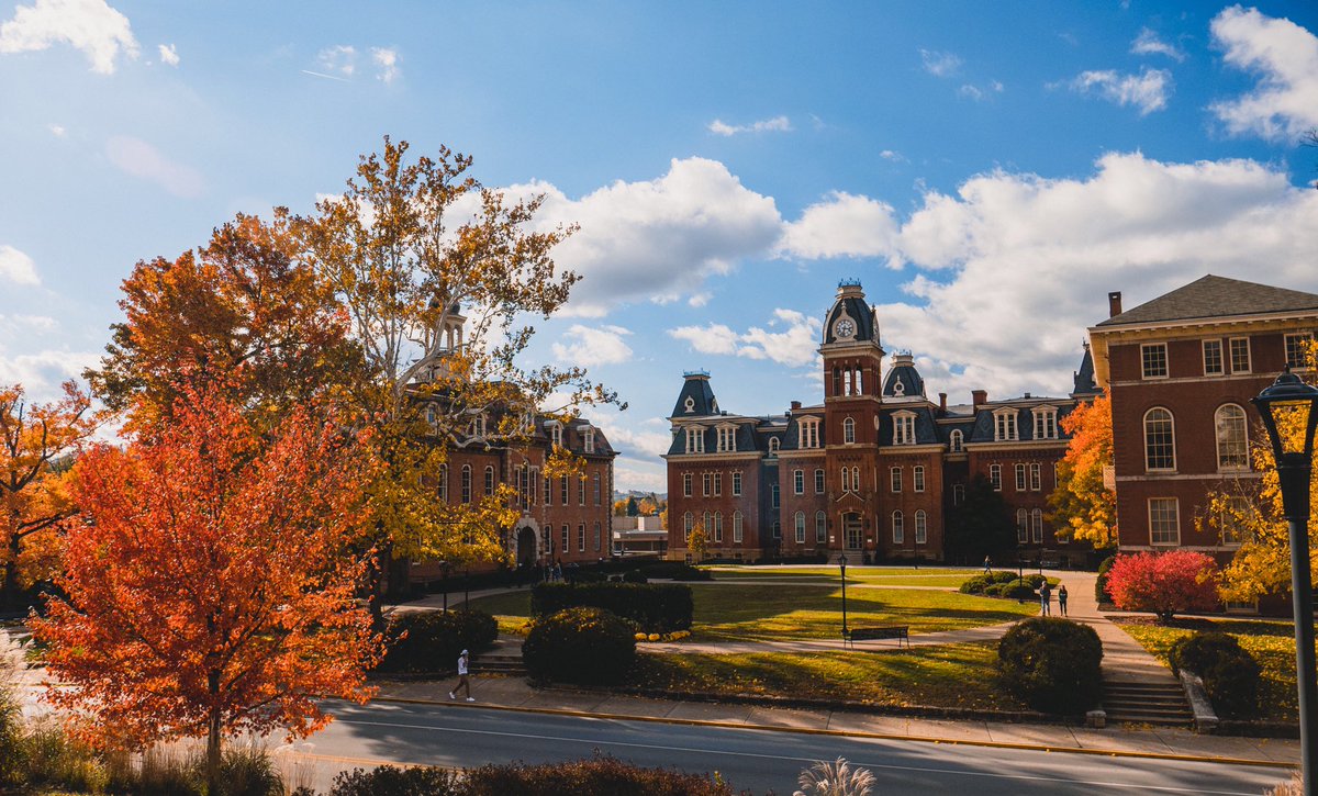 CJY4's tweet photo. I think we do a great job @WestVirginiaU of showcasing our campus atmosphere/vibe in an authentic and natural way. Keep your posted photos at home π
ββοΈ #eduweb19 #eexpect https://t.co/fJ1ZklqLav