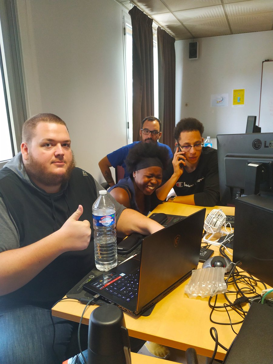 Chrisblackpink's tweet image. 2 jours intenses avec la 🔝 Team de #Webdevs Aka #Codevry du @CRPBeauvoir sur le #MarketingDigital &amp;amp; le #DigitalEnglish 💻📱🔄🔛