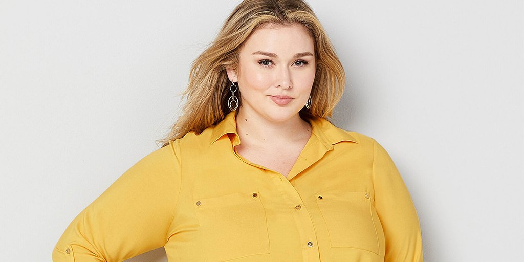AvenuePlus's tweet photo. Shine bright with an extra 40% off clearance. 💛
https://t.co/WZB4kyAWjL #avenueplus #sale #clearance #tiefront #psfashion #summersale https://t.co/Uw34lRgT0x