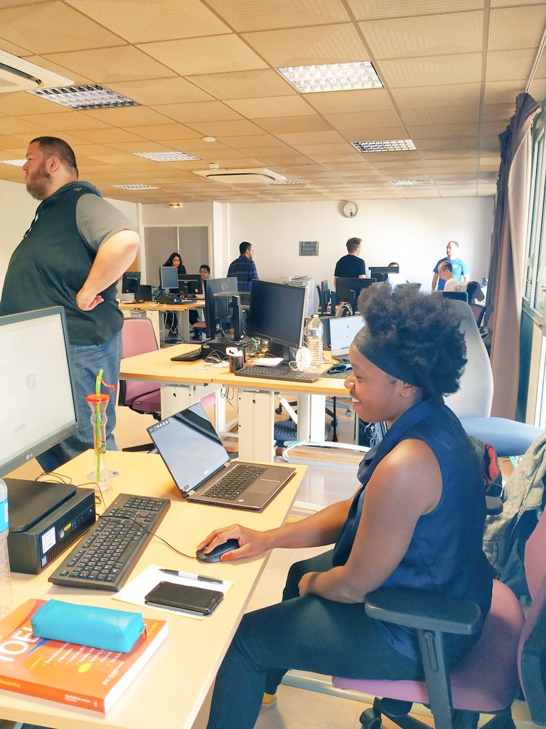 cbpnetwork's tweet image. About the last 2 days... Thank U #Codevry Team for your welcome! #greatmoments 💻🔝🤗 #DigitalEnglish #DigitalMarketing #socialmedia 👩🏽‍💻