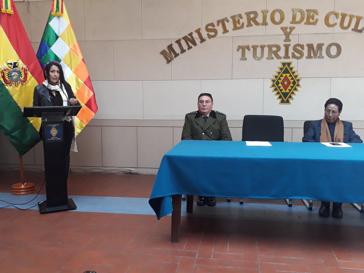 descolonizando's tweet photo. #HOY|  "Quiero saludar a los estudiantes de la Carrera de Derecho de la #UMSA, quienes forman parte de este trabajo. Ellos serán motores, promotores y gestores de la lucha contra todo tipo de violencia en nuestra sociedad", señala la MinCulturasBolivia. @Wilma_DeElAlto https://t.co/UQKHbEdphG