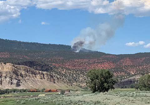 BLM_CO's tweet photo. Firefighters are making good progress on the 27-acre #RedDirtCliffFire, seen in this photo from yesterday. Two helicopters, 2 single engine air tankers and about 40 firefighters have kept the fire from growing so far today. Cooler, partly cloudy weather also helped this morning. https://t.co/ROzUFeO4IV