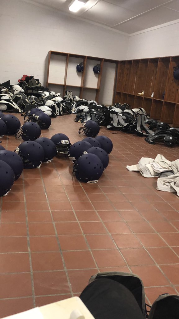 rosewoodfball's tweet photo. It’s equipment pick up day!!! The train is in the tracks and ready to start picking up steam!!! #allin #eaglpride https://t.co/qUvzbiMmW9