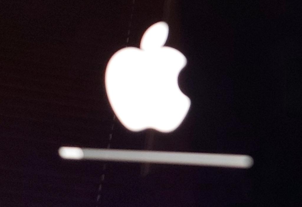 iainmann's tweet image. Can&apos;t beat a good juicy update #ios13beta5