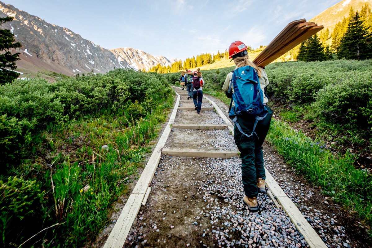 NationalForests's tweet photo. Thanks to the generous support from @REI, we are tackling trail maintenance &amp; reconstruction on Grays &amp; Torreys Peaks. We recently joined local partners for a collaborative volunteer event – and also to celebrate #NationalForestWeek! (Photos courtesy of Kellon Spencer) https://t.co/RSTQLhoAFY