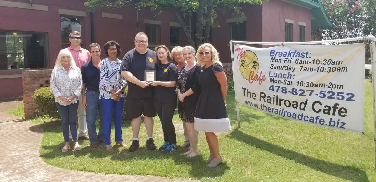 Peach Chamber tweet media