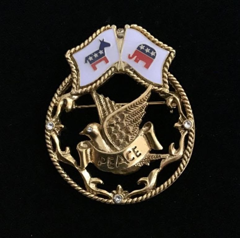 AnnHandDesigns's tweet photo. Walk to a window
Look outside
Take a deep breath
and experience ...
PEACE.
Introducing our Harmony Pin:
https://t.co/NScF5hGDNV https://t.co/cumWruFG29