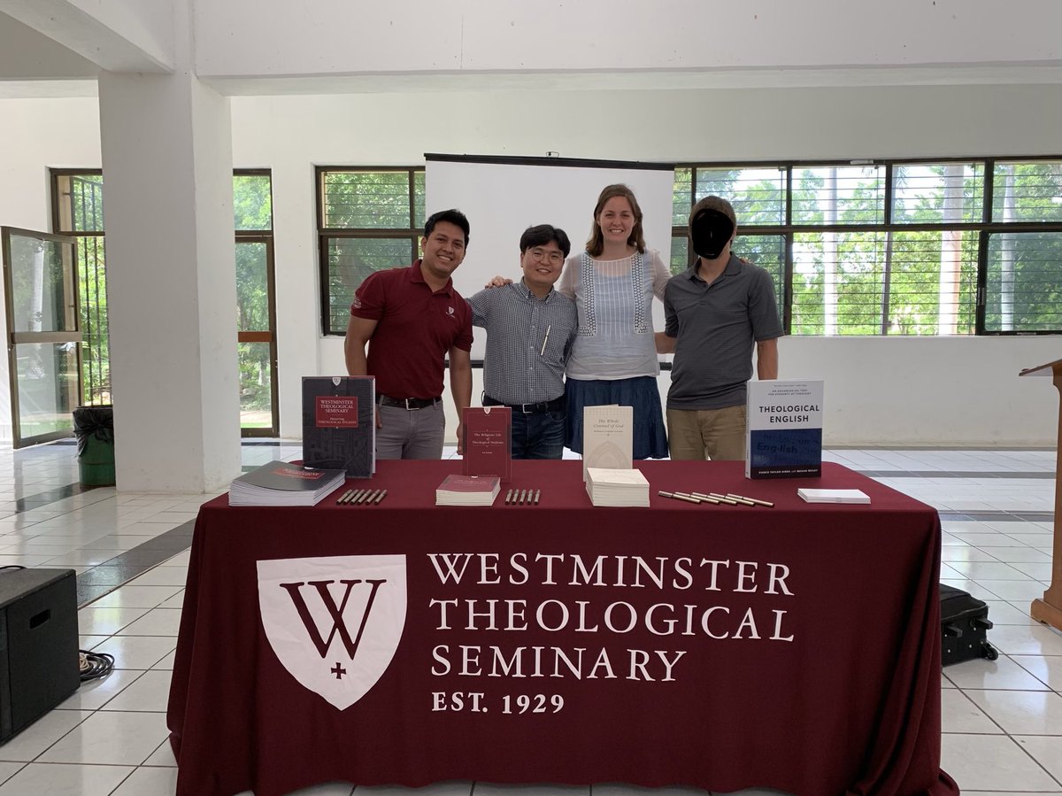 RomanGleezz's tweet image. Estoy muy bendecido de poder presentar @WestminsterTS, el #seminario donde estudio, a la #comunidad #hispana. La #Iglesia #presbiteriana nos ha hecho sentir muy #bienvenidos en el Seminario #Teológico San #Pablo en #Merida, #Yucatán. Greetings from our tour in 🇲🇽 @HibbsPierce