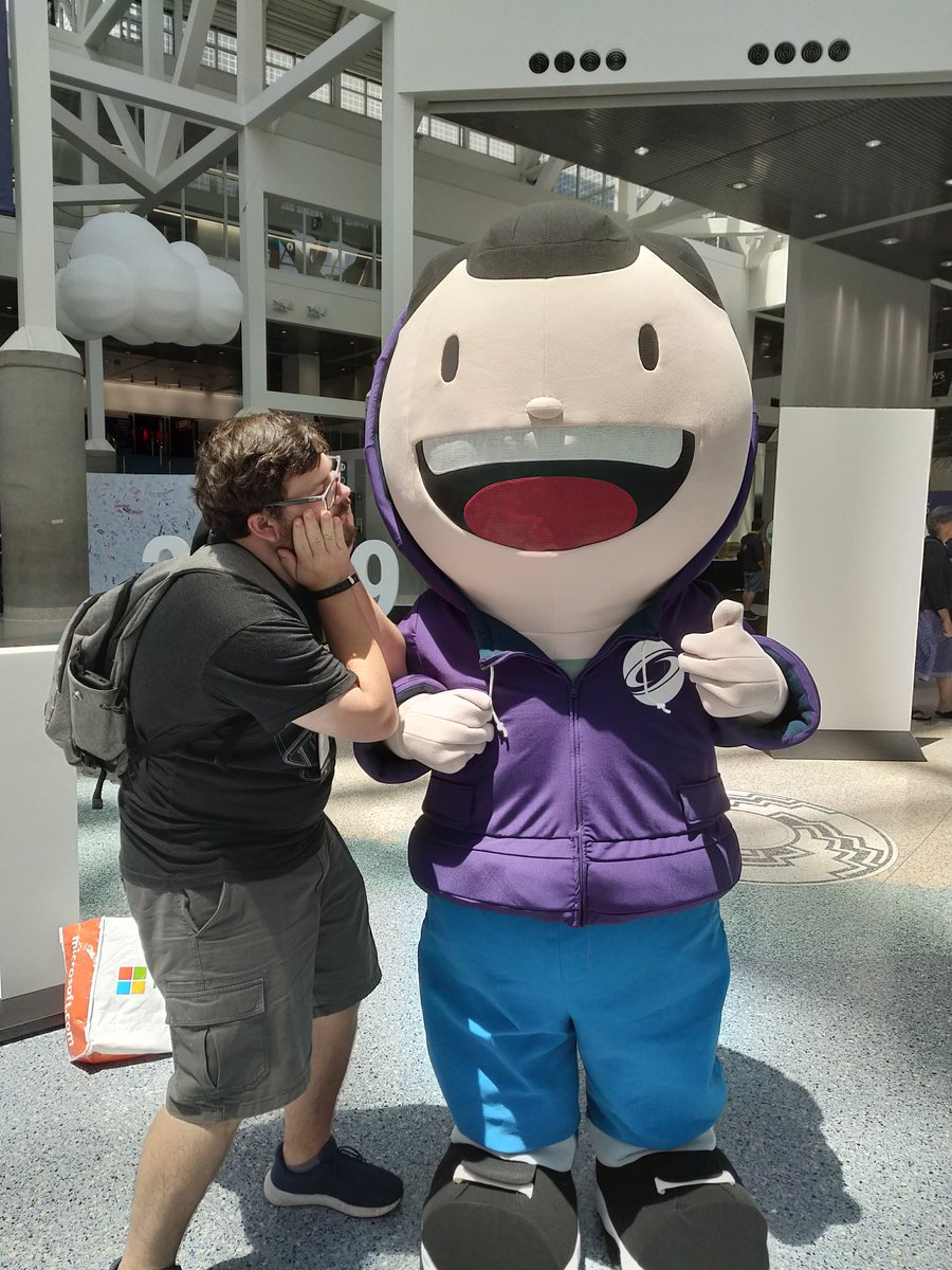 banditofernando's tweet photo. I always love finding Pixel. #WheresPixel #SIGGRAPH2019 https://t.co/g9lGUNhwb9