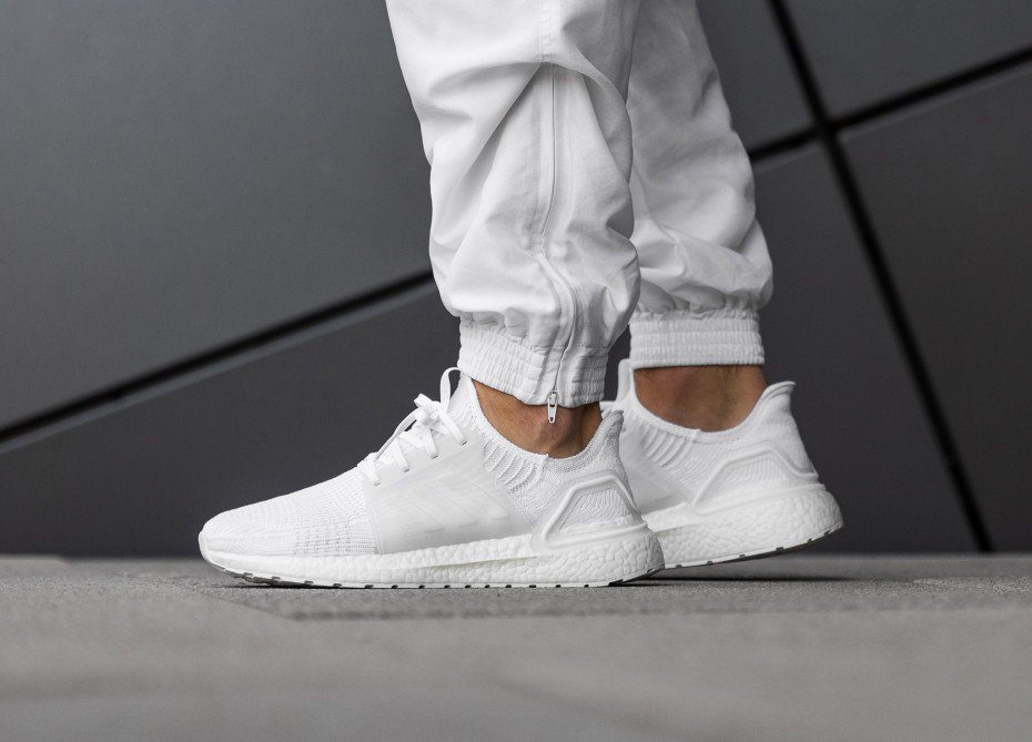 ub 19 triple white