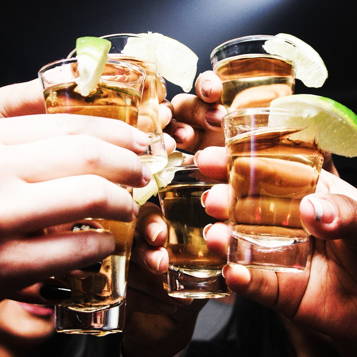 bartendingpro's tweet image. Stay a while and listen. Grab a drink and socialize. Get your dose of bartending knowledge tonight at 7pst/8mnt/9cst/10est on youtube.com/bartendingpro
#bartendingpro #mixology101 #bartenderlove #barlife #bartendingschool #drinkswithfriends #bartenderproblems #mixeddrinks