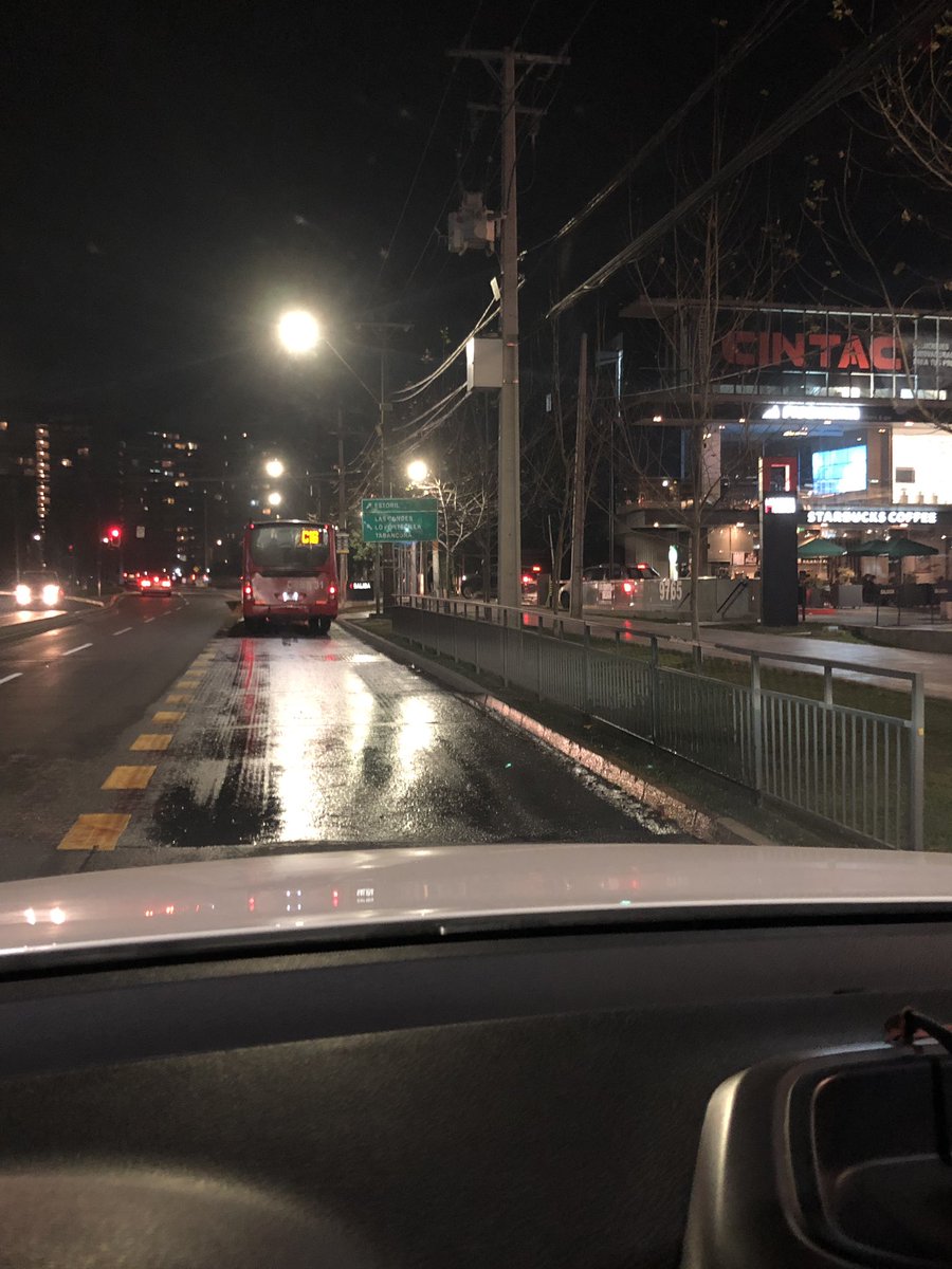 Jaimemascaro's tweet photo. Filtración de agua hace tiempo frente a las Condes Design..... https://t.co/FC7SHSWQSH