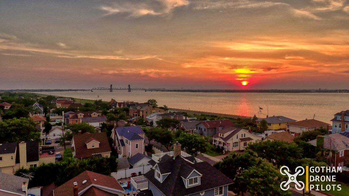 Lovely new york sunset <a href="/ABC7NY/">Eyewitness News</a> @AmyFreeze7 wowzers #droneflight #dronedaily #gothamdronepilots
