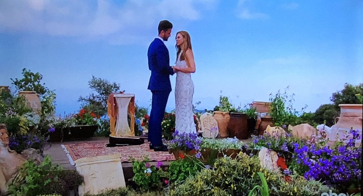 _MediaBitch's tweet photo. Hannah: I love you Jed Wyatt

Jed: I love you too... for advancing my music career

#TheBacheloretteFinale 
#TheBachelorette https://t.co/a9hMdEROhy