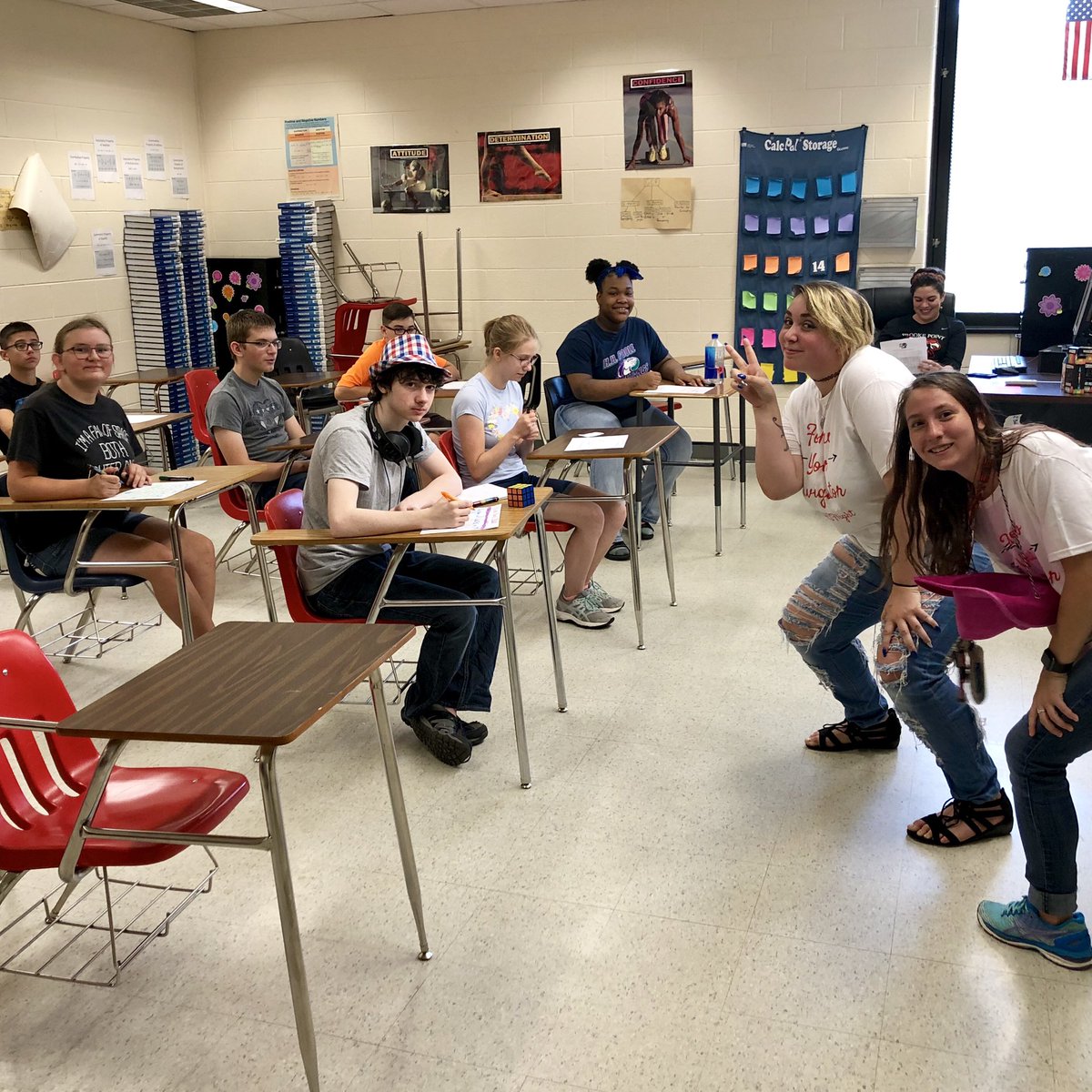 DesaStoneEdS's tweet photo. Spent the day with our awesome new Black-Hawks!! 2019-2020 is going to be a great year in The Nest!! ❤️✈️🖤 #BPHSFlight #BPHSClassOf2023 #AsOne #BacktoSCPS19 @brooke_point @PointBrooke @BPHSFlight @bphsredrage @SCPSchools https://t.co/b86JjeFNu3