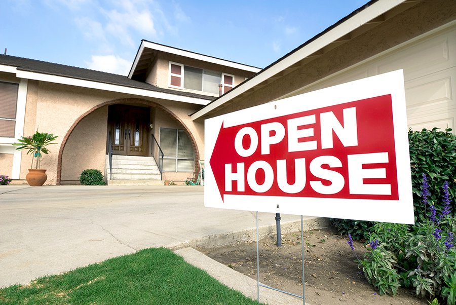 propertyrecord2's tweet image. 8 Tips for Holding a Flawless #OpenHouse bit.ly/33bxNfA