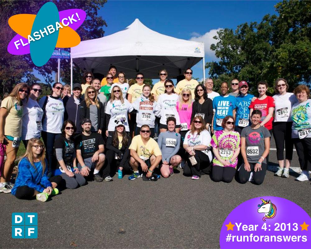 DTRFoundation's tweet image. #Flashback to Year 4 of DTRF @RunforAnswers in 2013! Did you see the pint-sized superheroes take on the Kids' Fun Run, our 1st annual #DesmoidSurvivor photo, &amp;amp; CEO of the @sixers @ScottONeil address the crowd? Don’t miss the *YEAR 10* celebration on 9/22! runningforanswers.org