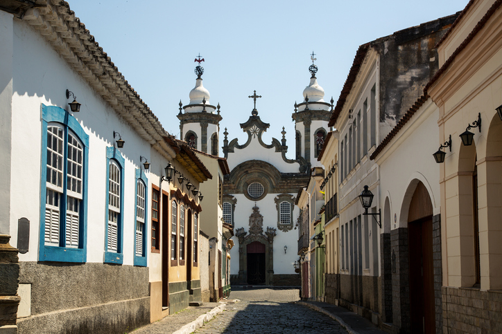 Qualviagem's tweet photo. Você sabia que Minas Gerais foi eleito o melhor destino histórico e de natureza do País? ⛪️🧳✈️🧀
#MinasGerais #Historia #Natureza #conhecimento #viagem #Turismo #QualViagem
Veja porque.
https://t.co/HMDqXAqCL7 https://t.co/Qp115jHZeE
