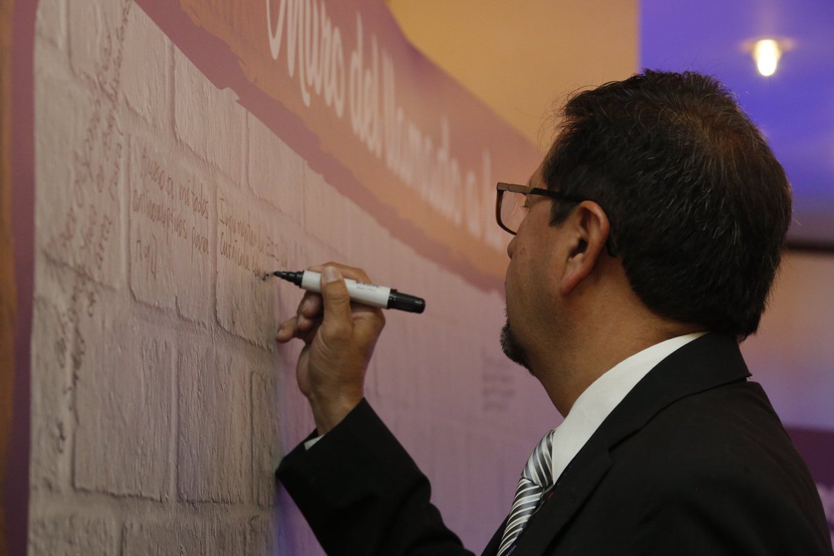 UNFPABolivia's tweet photo. #ICPD25 #UNFPA50 #PorElDerechoADecidir
MURO DEL LLAMADO A LA ACCIÓN.
El 11 de Julio, l@s asistentes plasmaron sus mensajes de deseos y metas para el futuro de nuestros #DerechosSexuales y #DerechosReproductivos.
¡Revíve con nosotros/as esta experiencia!
#DMP2019 #WPD_2019 https://t.co/v8c8p4rK9n