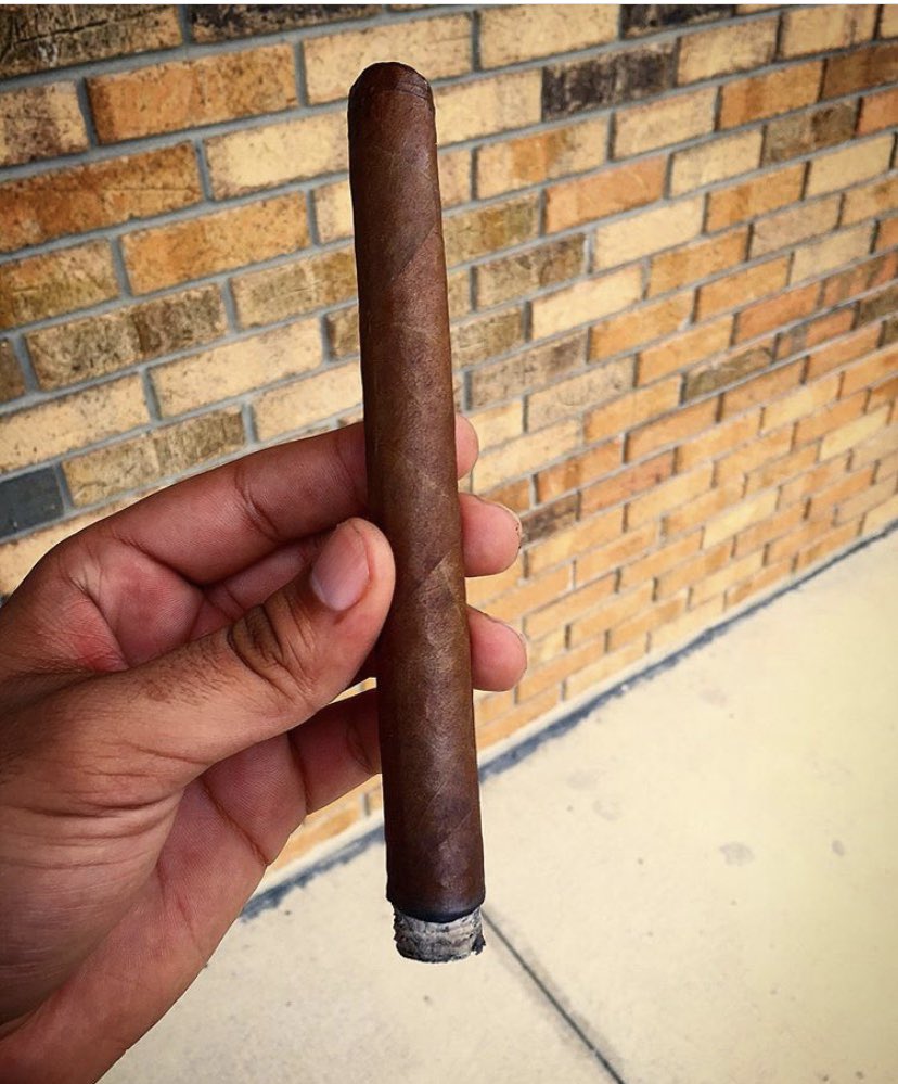 MJFriascigar's tweet photo. Under 5 hours left!
7 x 48 Habano ( click the link )
https://t.co/AtxPs4ypj7 https://t.co/B7gvyULbDD