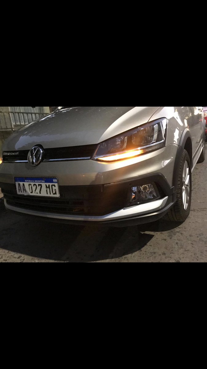 _zooegimenez's tweet photo. Nos robaron el auto a una cuadra de la plaza la 12. Si alguien ve una Suran cross patente AA027MG por zona Castelar o alrededores por favor avisen! https://t.co/lGbHFtwHOz