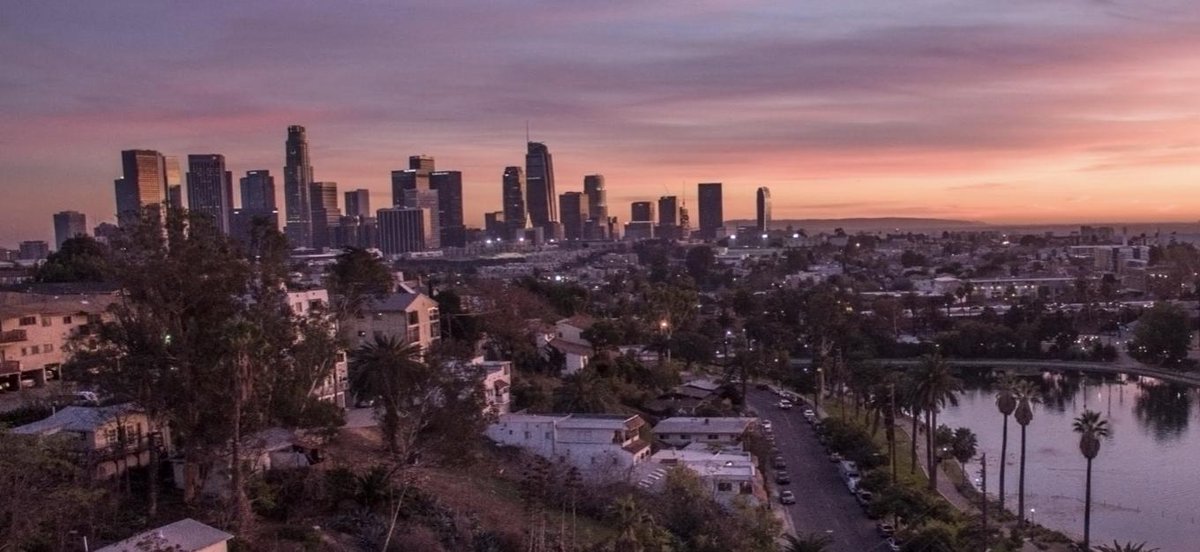 founding's tweet photo. West coast #entrepreneurs: have you been looking for a #startup #incubator or #accelerator💡? Check out our guide for some of the best in Los Angeles ☀️! https://t.co/DMdbdQj5QH @amplifyla @CSaccelerator @DisneyAccel @GlobalSportsVS @GRID110 @Hub101LA https://t.co/8hsb1UutMn
