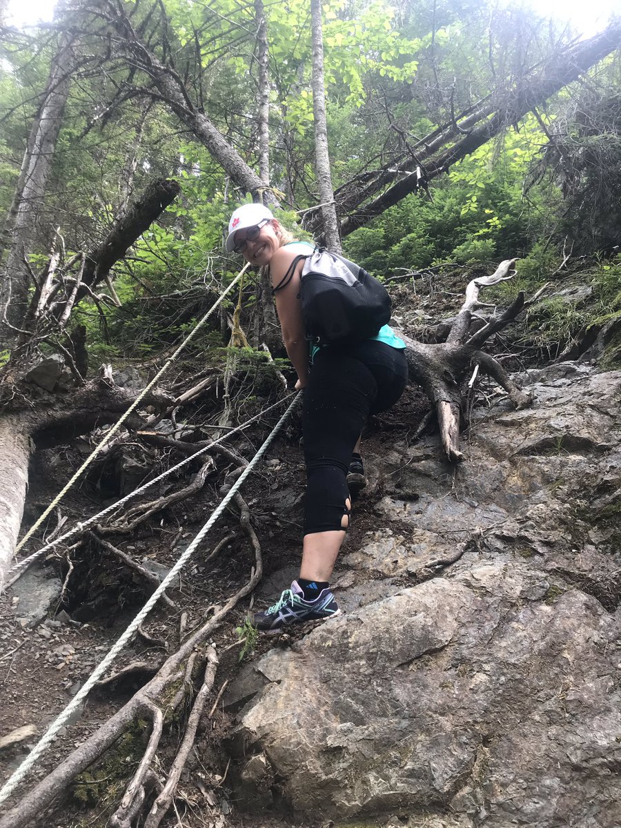 CharaLarusic's tweet photo. Cuties Hollow Falls https://t.co/FrarEeWf8z
