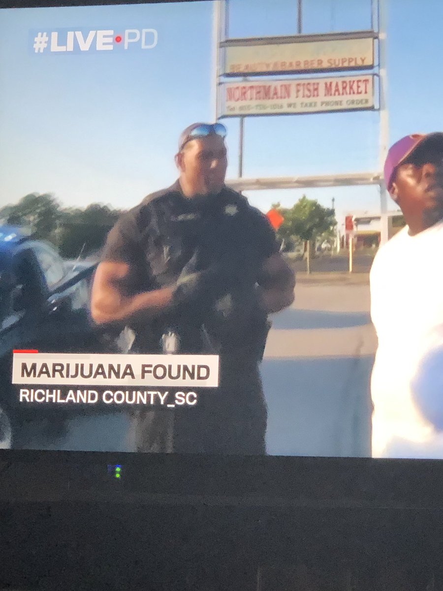 HottiesoflivePd's tweet photo. Special #livepd tonight!!! Starting off the night right with one of our fav hotties!! @BrownGaro , also how tall are you??? #livepdnation #southcarolina #richlandcounty #bluelivesmatter #livepdfamily #livepdwatchparty https://t.co/CC2YRryhNu