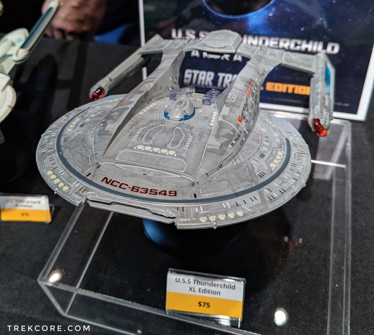 US seller Eaglemoss Star Trek XL Ed Akira Class Large USS Thunderchild 