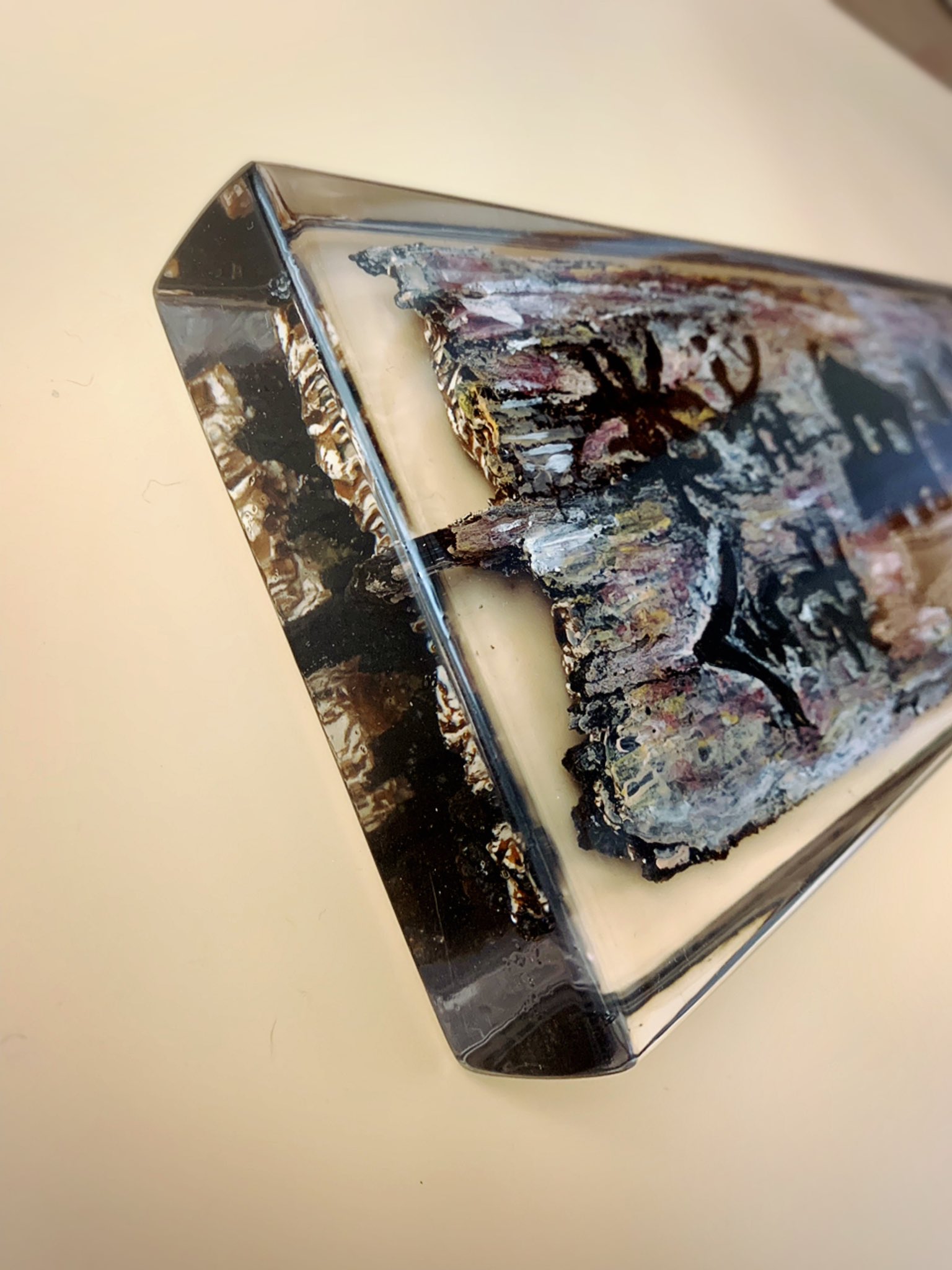 しゅどうあつし レジンアート 歴史を刻んだ看板を保存するための樹脂封入 乾燥させて空気に触れなくなるため 劣化はほとんどありません 新旧世代交代 ってことで 樹脂封入 樹脂職人 T Co Nuhgptclha Twitter