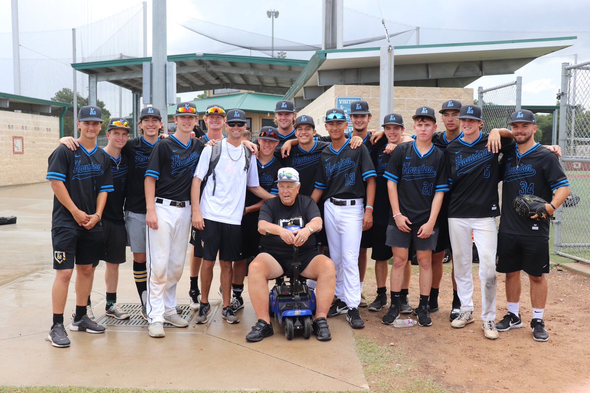 rhinopav's tweet photo. In the past 4 years playing with the @TheHAthletics I have developed both on the field and off the field as a man. My teammates have became brothers and created memories I’ll have all my life. Thanks to @RickyWatkins21 and all of the coaches who have helped me along the way. https://t.co/N8shticX0T