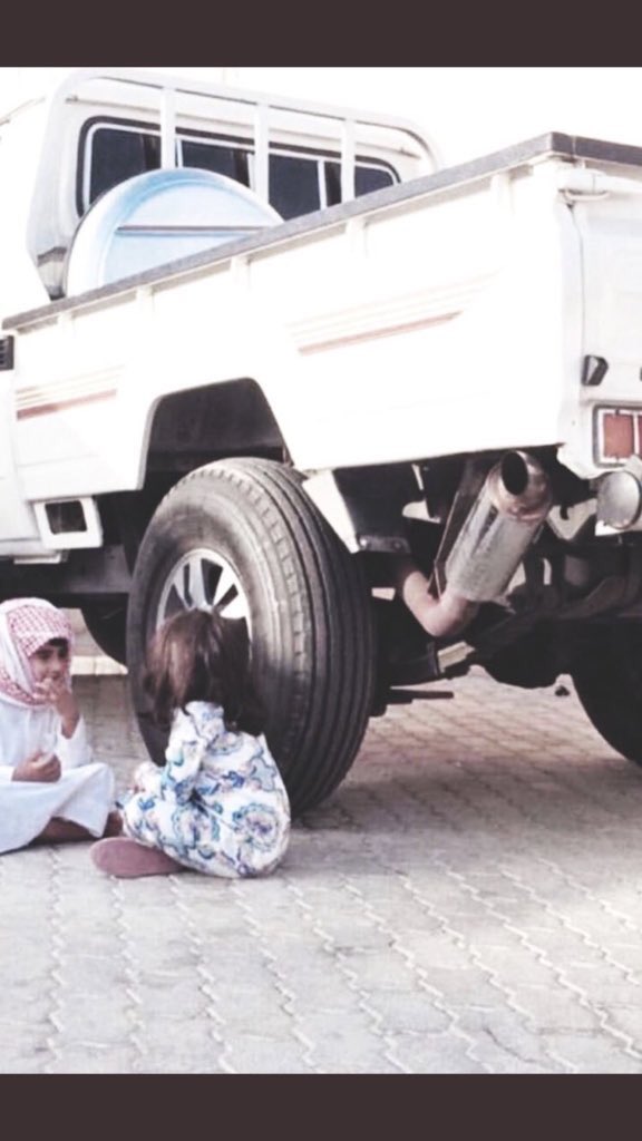 على النقاء حبنا مامسه العيب
وما للعيب عندنا طاري