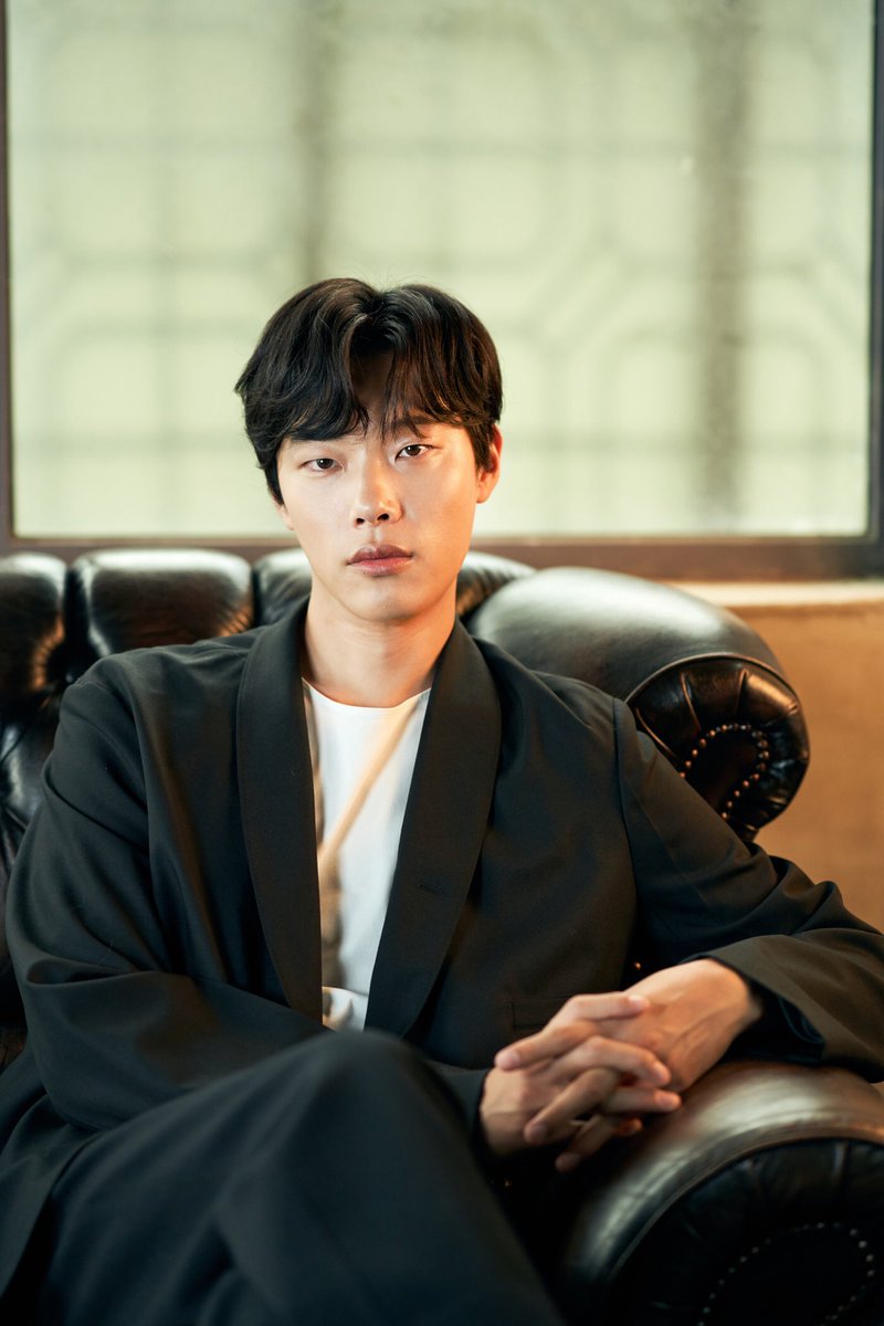 ryusiso_seesaw's tweet photo. 류준열 미모 진짜 너무해
표정도 단짠단짠이야... https://t.co/JWzBO7tCzc